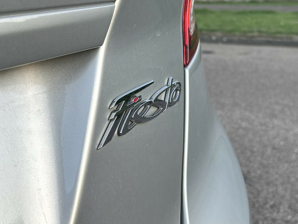 Ford Fiesta 1.3 Zetec 201565 CV65RKO Silver #6