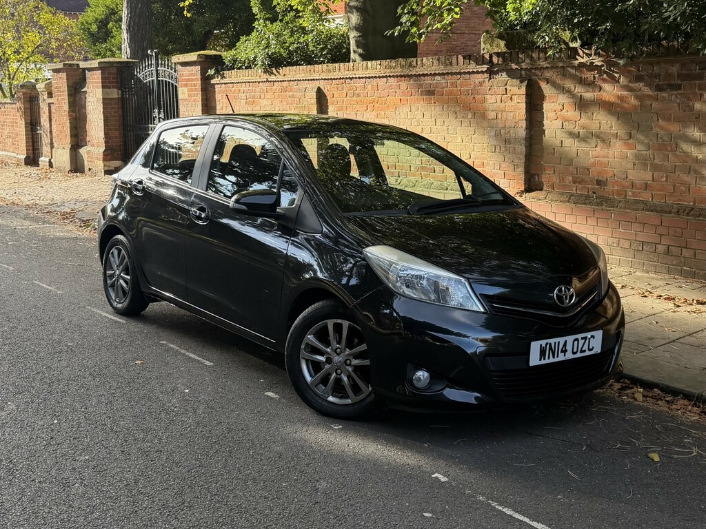Toyota Yaris 1.3 Dual Vvt-i Icon Plus 201414 Black