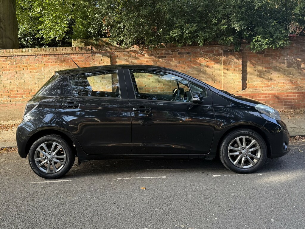 Toyota Yaris 1.3 Dual Vvt-i Icon Plus 201414 WN14OZC Black #3
