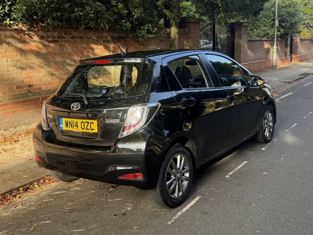 Toyota Yaris 1.3 Dual Vvt-i Icon Plus 201414 WN14OZC Black #4