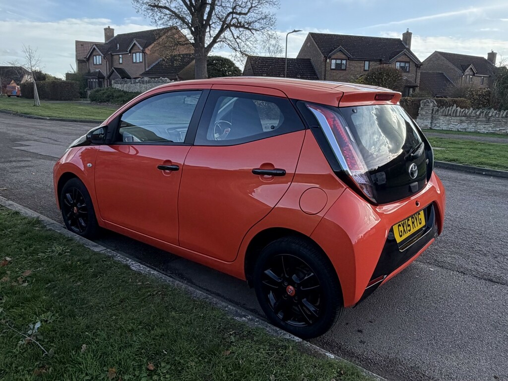 Toyota Aygo 1.0 Vvt-i X-cite 201515 GX15RYG Orange #6