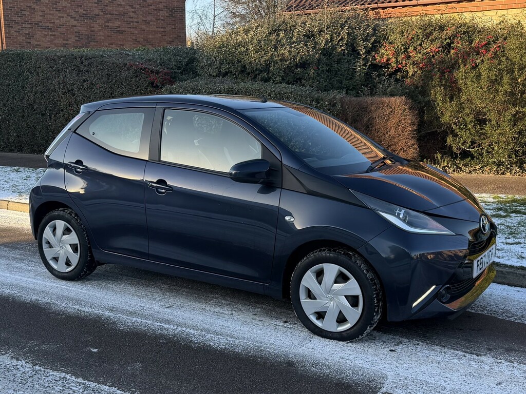 Toyota Aygo 1.0 Vvt-i X-play 201717 FE17OCP Blue #2