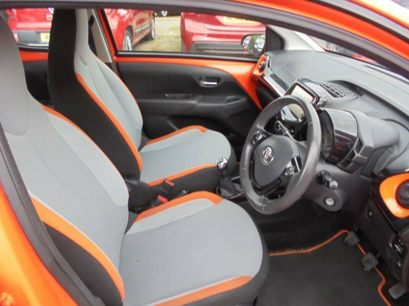Toyota Aygo 1.0 Vvt-i X-cite - 2014 64 YN64MXO Orange #6