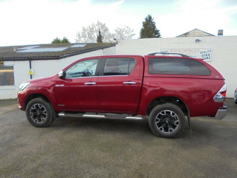 Toyota HILUX Invincible X Dcab Pick Up 2.4 D-4d - 2017 6 WD66GNZ Red #2