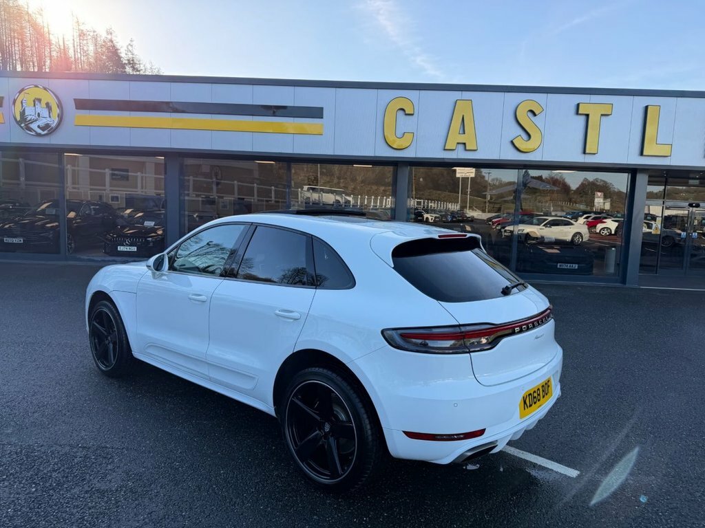 Porsche Macan Suv KD68BOF White #4
