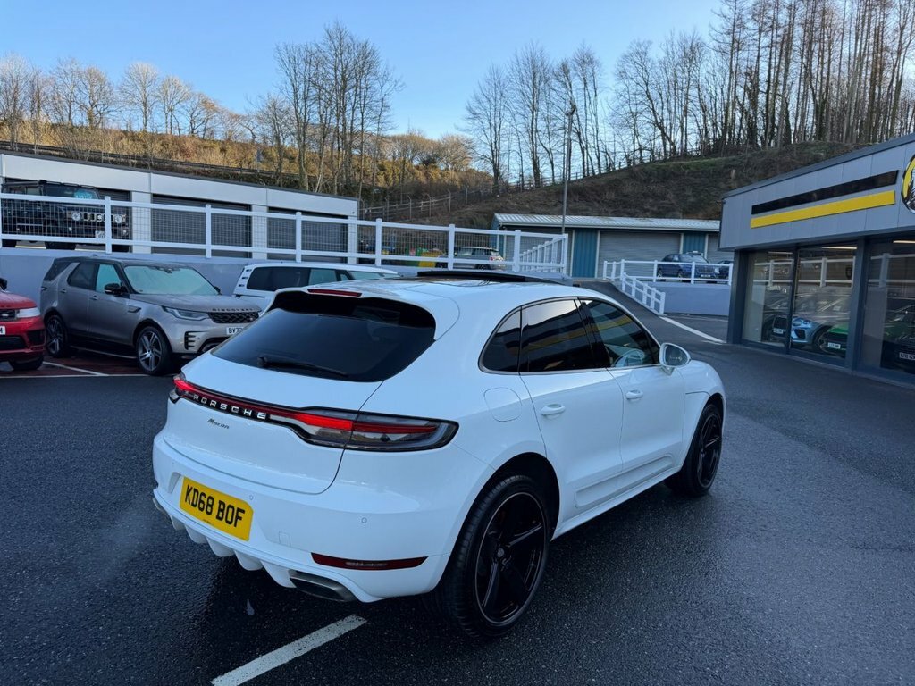 Porsche Macan Suv KD68BOF White #5