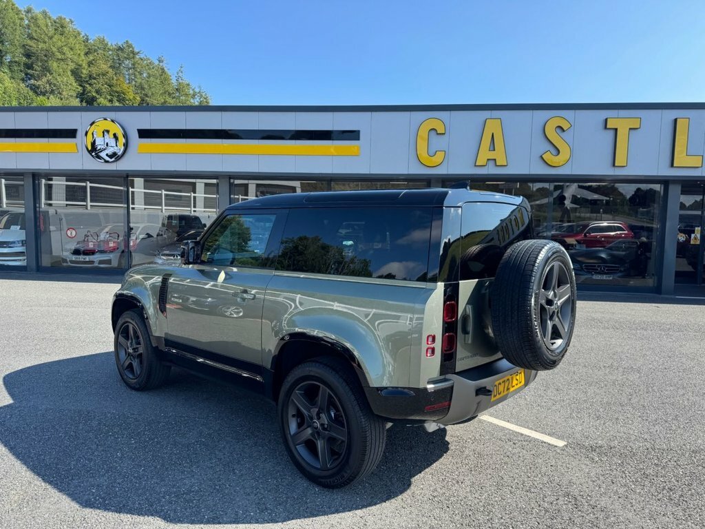 Land Rover Defender 3L X-dynamic Se DC72LSD Green #4
