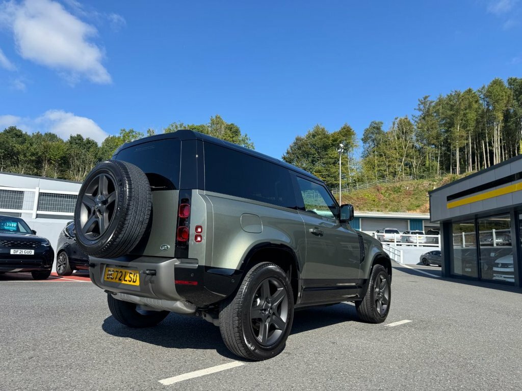 Land Rover Defender 3L X-dynamic Se DC72LSD Green #5