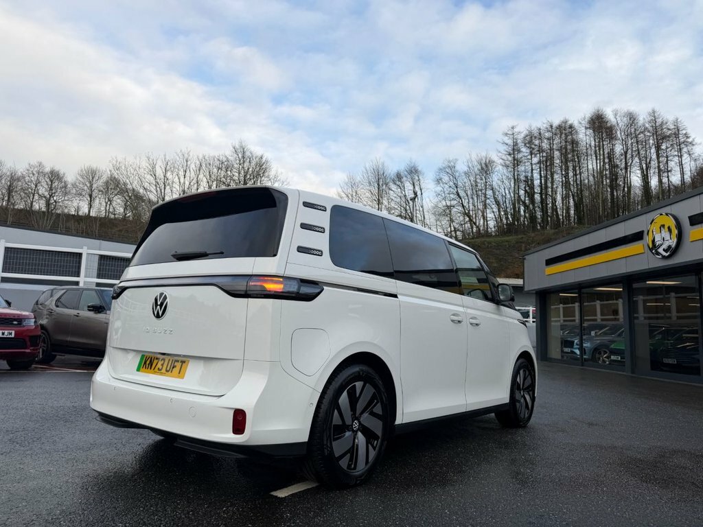 Volkswagen ID.Buzz Mpv White #4