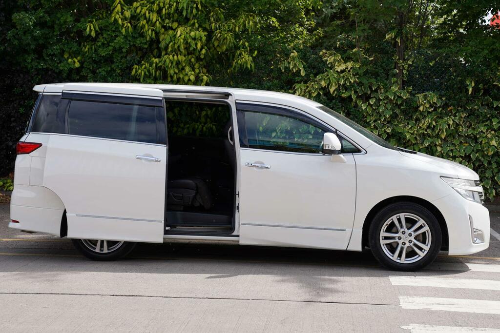 Nissan Elgrand Mpv 2.5 Highway Star 7 Seats 201313 White #3