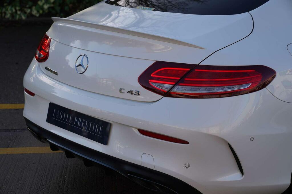 Mercedes-Benz C Class Coupe 3.0 C43 V6 Amg Premium Plus G-tronic 4Mat IMP613 White #4