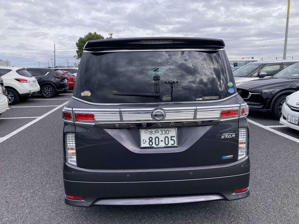 Nissan Elgrand Mpv 3.5 V6 Highway Star Premium 4Wd 7 Seats 2 Grey #4