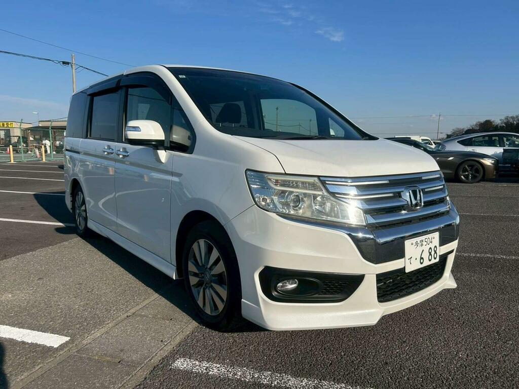 Honda StepWagon Mpv 2.0 Spada Z 7 Seats 201313 White #2