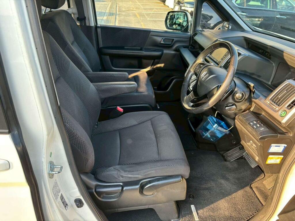 Honda StepWagon Mpv 2.0 Spada Z 7 Seats 201160 White #5