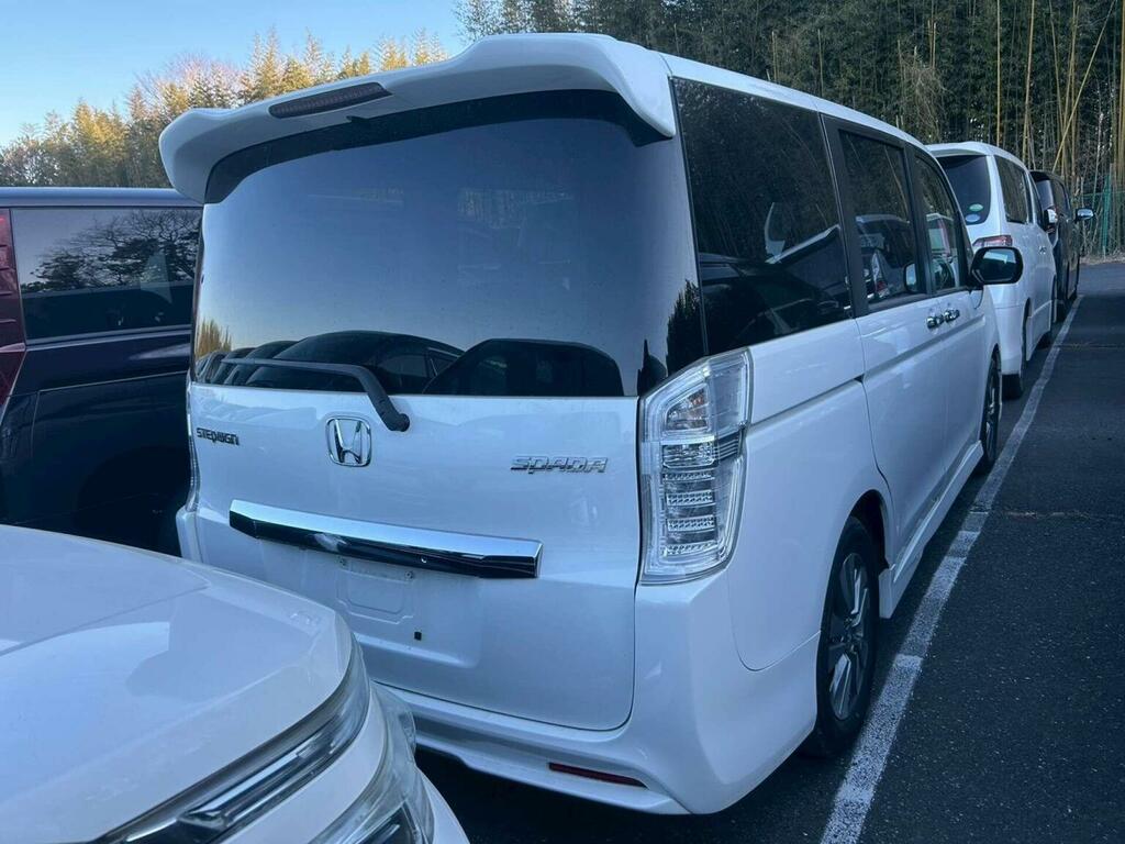 Honda StepWagon Mpv 2.0 Spada Z 8 Seats 201515 White #2