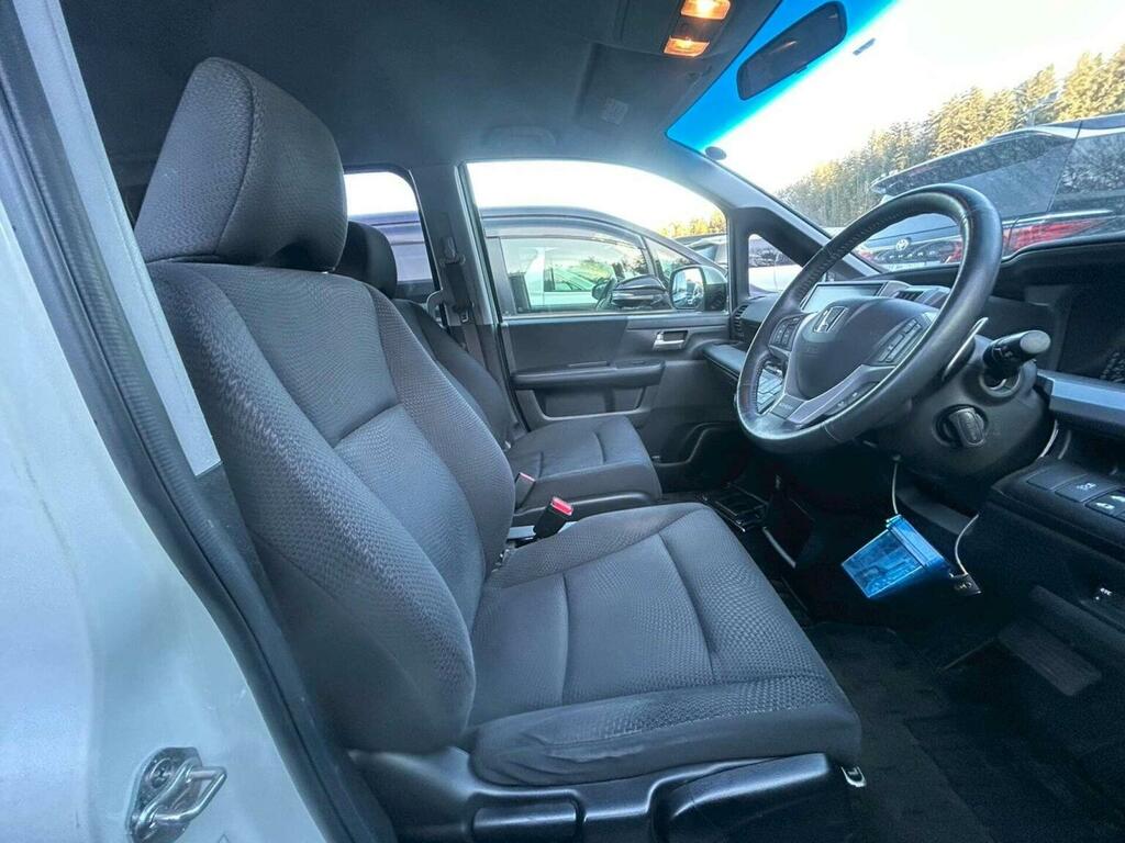 Honda StepWagon Mpv 2.0 Spada Z 8 Seats 201515 White #5
