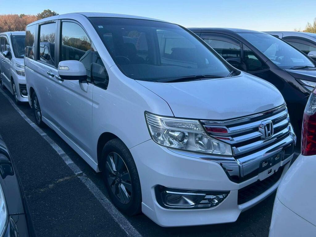 Honda StepWagon Mpv 2.0 Spada Z 8 Seats 201515 White