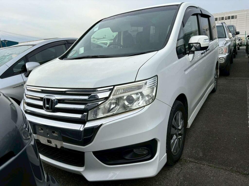 Honda StepWagon Mpv 2.0 Spada Z Inter Navi Selection 8 Seats White #4