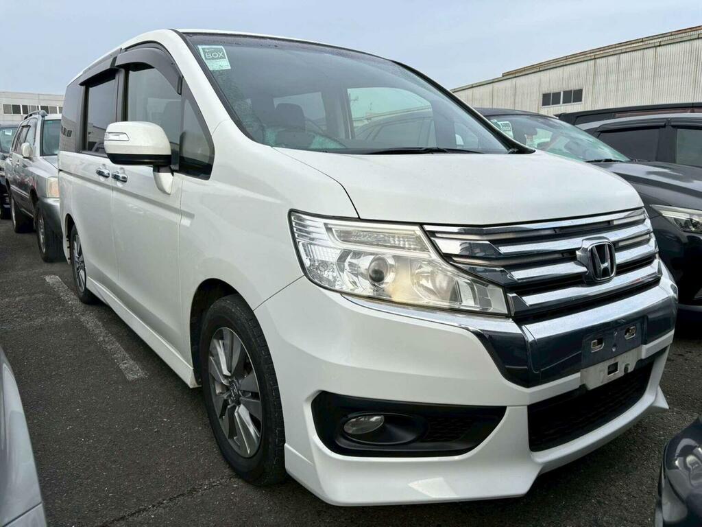 Honda StepWagon Mpv 2.0 Spada Z Inter Navi Selection 8 Seats White