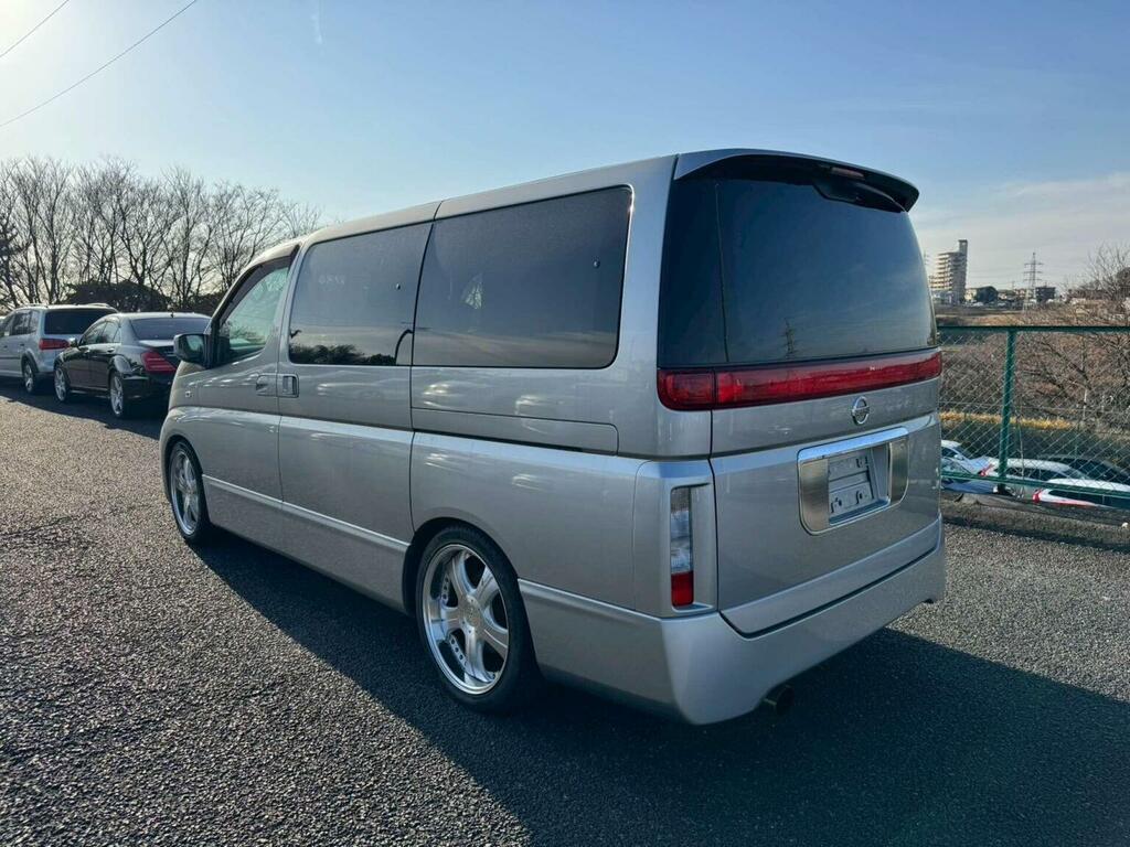 Nissan Elgrand Mpv 3.5 Highway Star 4Wd 8 Seats 200252 Silver #3