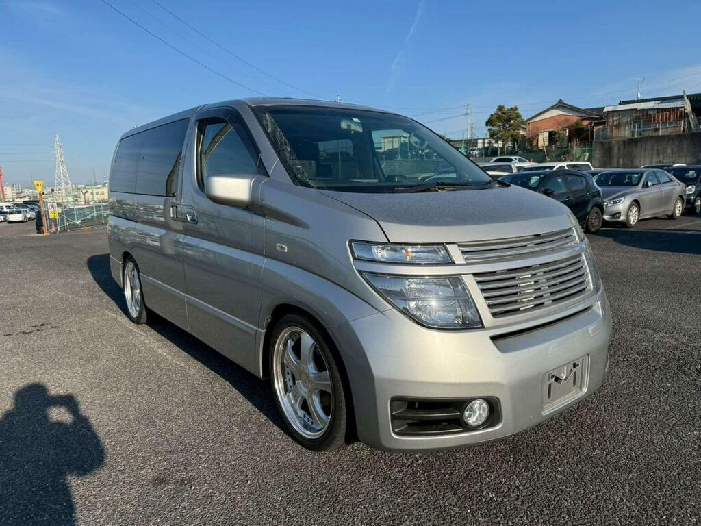 Nissan Elgrand Mpv 3.5 Highway Star 4Wd 8 Seats 200252 Silver