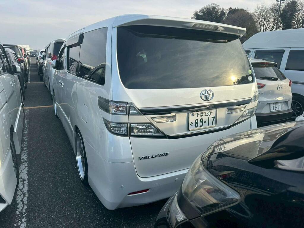 Toyota Vellfire Mpv 2.4 Z 7 Seats 201313 IMP717 White #3