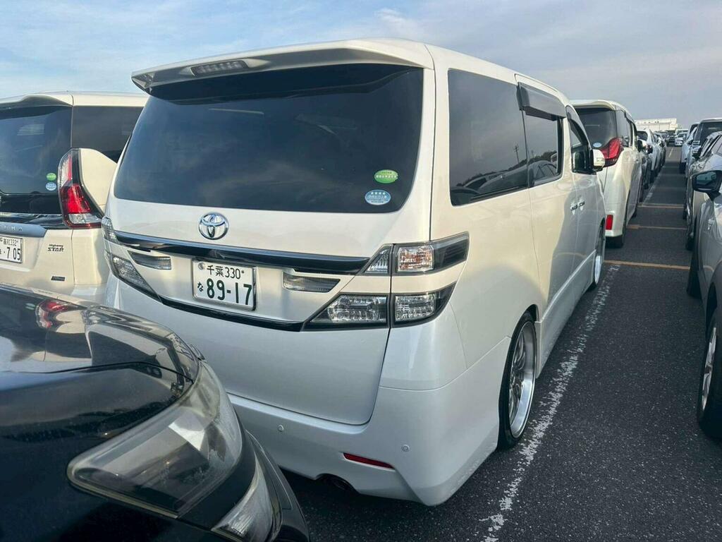 Toyota Vellfire Mpv 2.4 Z 7 Seats 201313 IMP717 White #2