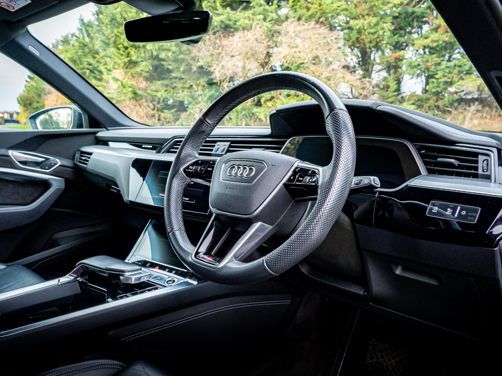 Audi E-tron Line 50 Quattro Suv YS70VGK Black #2
