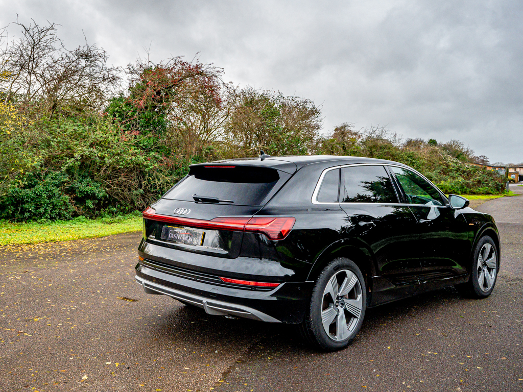 Audi E-tron Line 50 Quattro Suv YS70VGK Black #4
