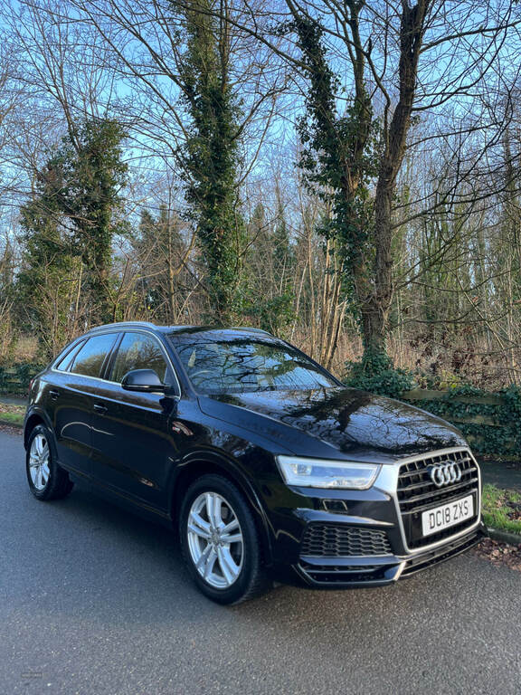 Audi Q3 2.0 Tdi S Line Edition DC18ZXS Black #4