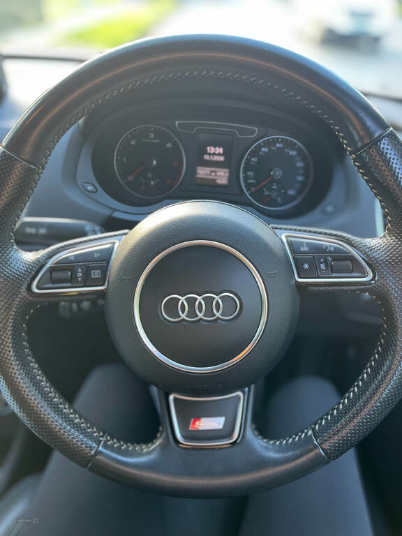 Audi Q3 2.0 Tdi S Line Edition DC18ZXS Black #6