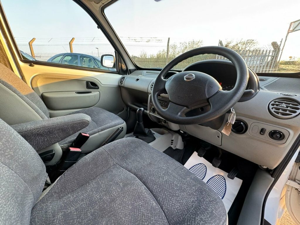 Nissan Kubistar Mpv White #14