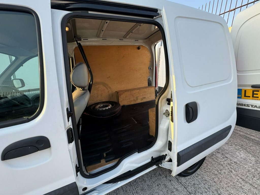 Nissan Kubistar Mpv White #11