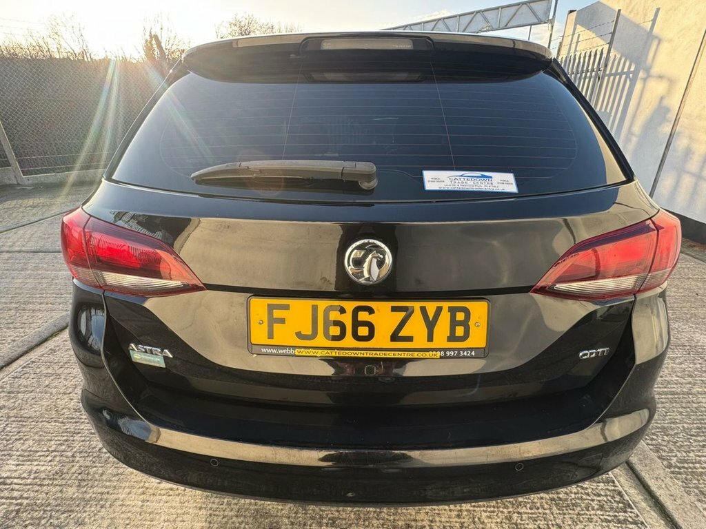 Vauxhall Astra 1.6L Design FJ66ZYB Black #4