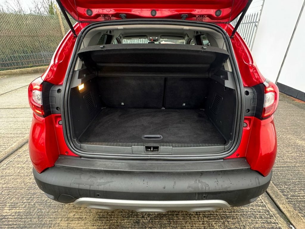 Renault Captur 1.5L Signature X Nav HN18BWA Red #5