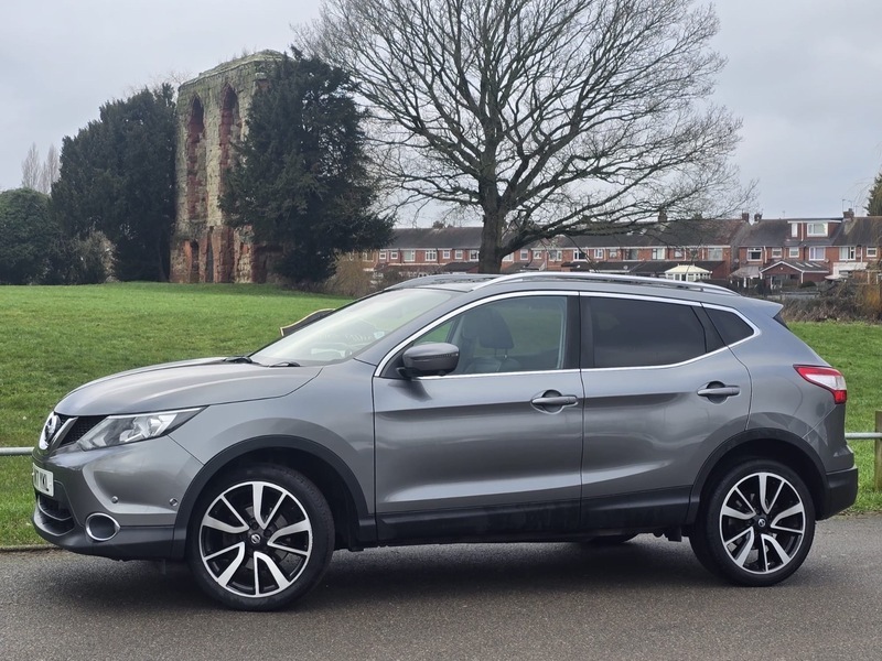 Nissan Qashqai Dci Tekna KM17YKL Grey #2