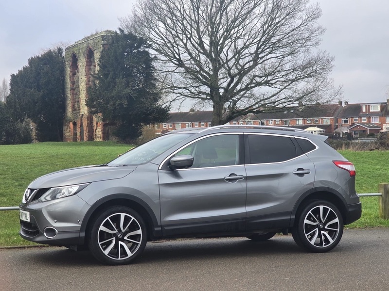 Nissan Qashqai Dci Tekna KM17YKL Grey #5