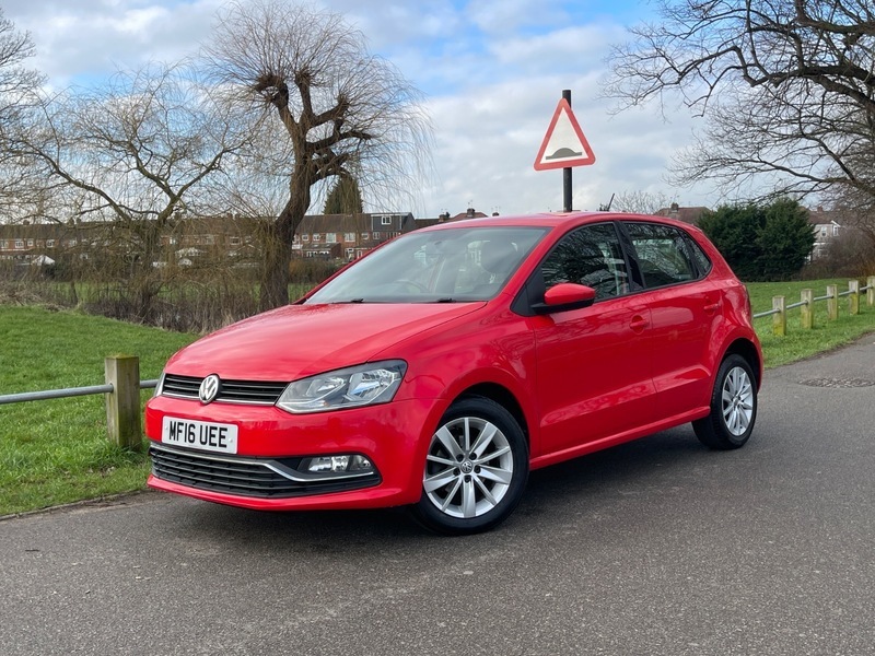 Volkswagen Polo Se Red