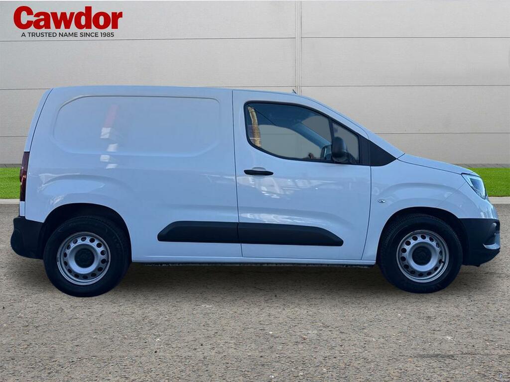 Vauxhall Combo-e Life Cargo L1h1 2300 50Kwh 11Kwch Dyn CP22EHN White #2