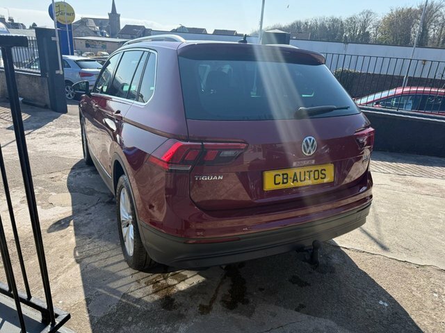 Volkswagen Tiguan 2017 2.0 Tdi Se Navigation Suv Dsg 4Mot DC17KAX Red #4