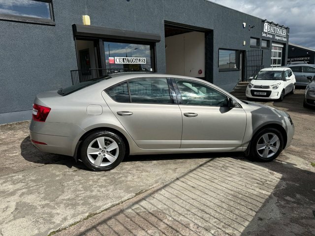 Skoda Octavia 2017 1.0 Tsi Se Hatchback Euro 6 Beige #3