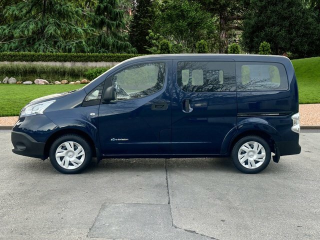 Nissan e-NV200 40Kwh Wheelchair Adapted Acenta Combi Van Double C Blue #2