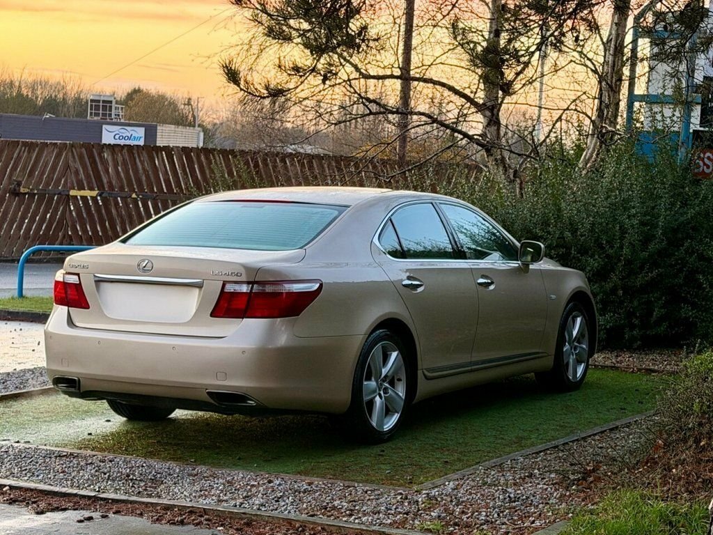 Lexus LS Saloon Brown #5