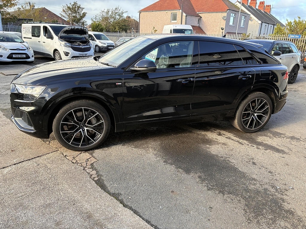 Audi Q8 Tfsie V6 Black Edition Black #3