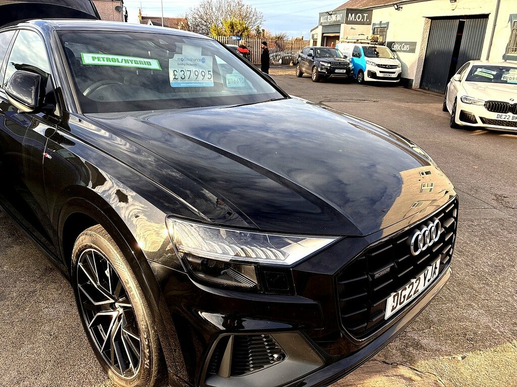 Audi Q8 Tfsie V6 Black Edition Black