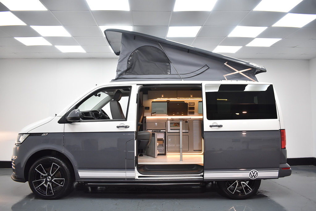 Volkswagen Transporter Mpv NL74YAF White #2