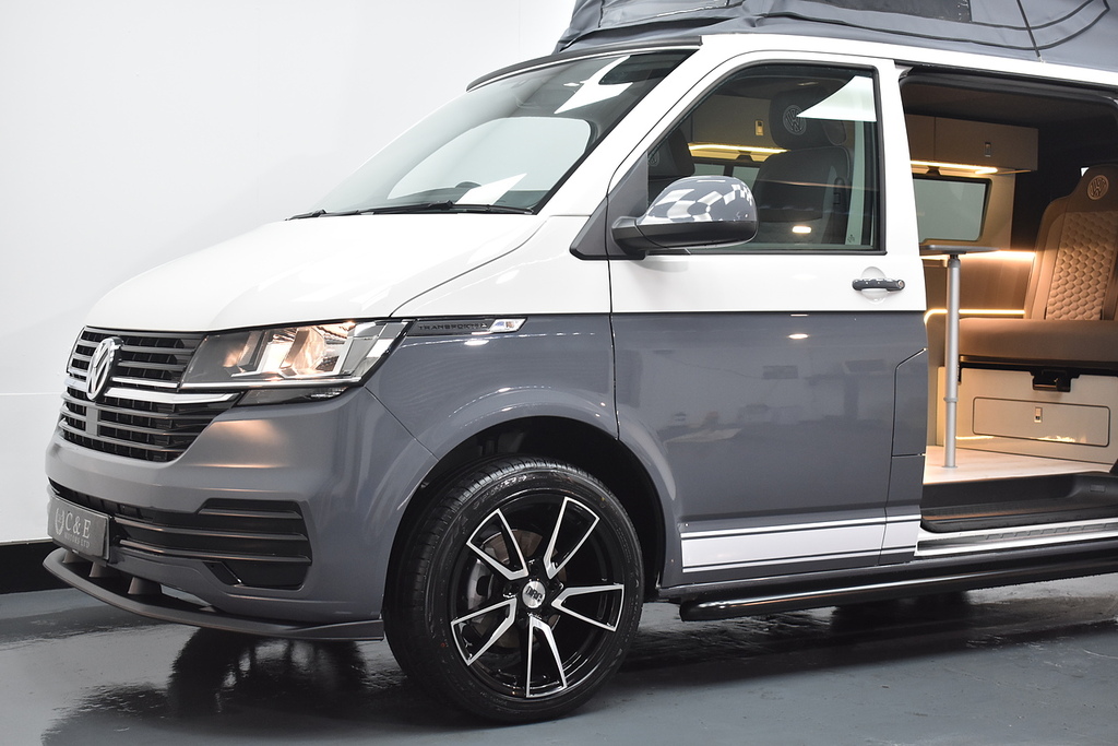 Volkswagen Transporter Mpv NL74YAF White #3