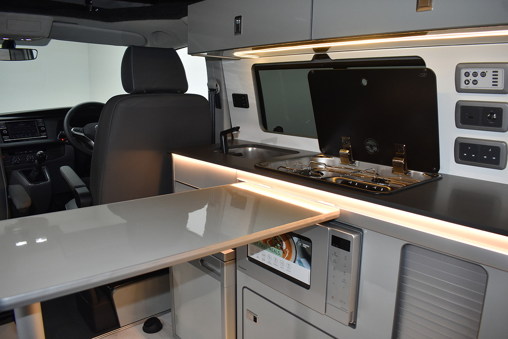 Volkswagen Transporter Mpv NL74YAF White #4