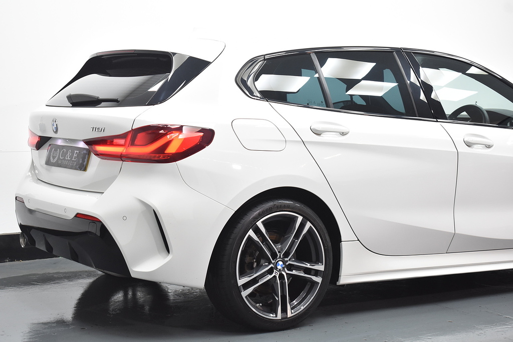BMW 1 Series Hatchback ET23YLM White #6