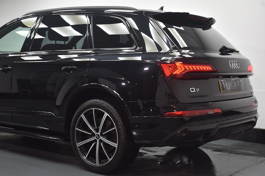 Audi Q7 Suv LT72NGY Black #5